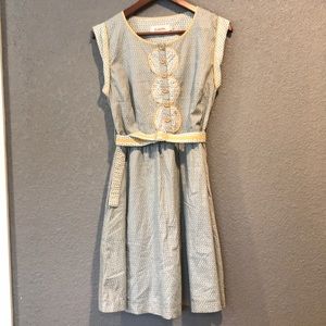 Perfect spring dress - sleeveless, floral detail